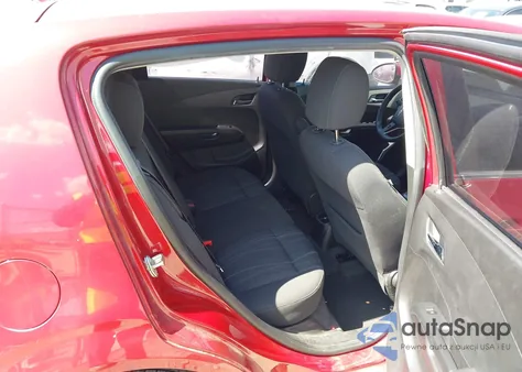 2016 Chevrolet Sonic Lt Auto z USA, uszkodzony, nr VIN 1G1JC6SH9G4152937